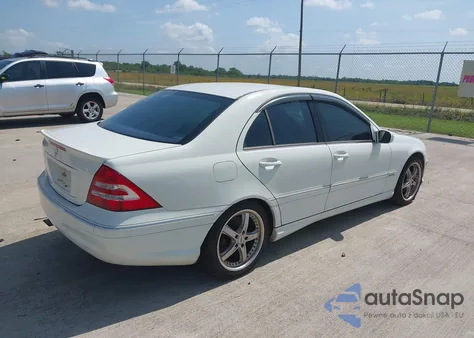 2007 Mercedes-Benz C 230 Sport z USA, uszkodzony, nr VIN WDBRF52H37F936352